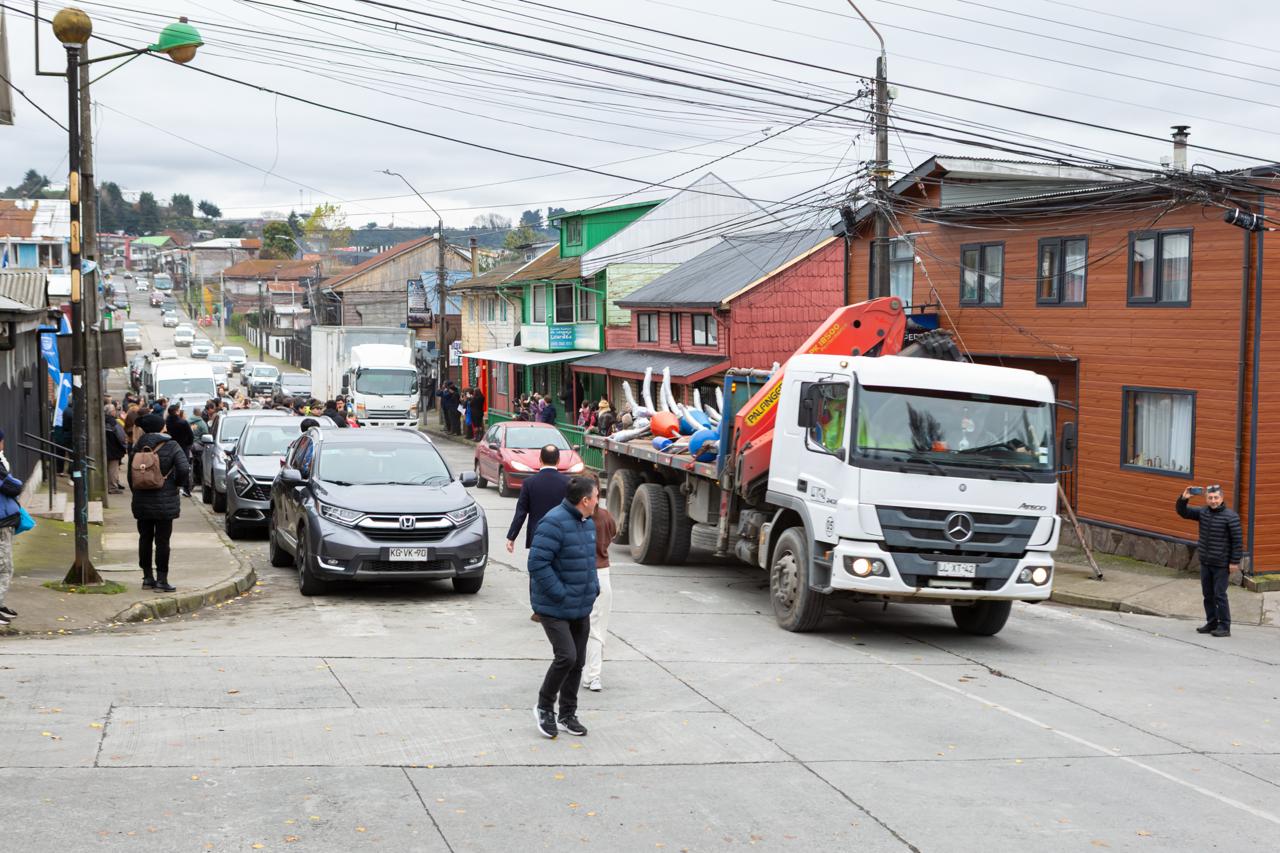 ¡Se acabó el suplicio! Vecinos del Barrio Puerto celebran que avenida Ecuador quedó tiquitaca.